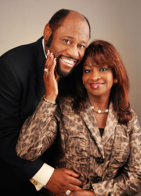 Pastor And First Lady Photos, Pastor Poses Photo Ideas, Pastor And Wife Photoshoot, Pastor Poses, Pastor Photoshoot, Wife Photoshoot, Family Portrait Photography Poses, Myles Munroe, Old Man Fashion