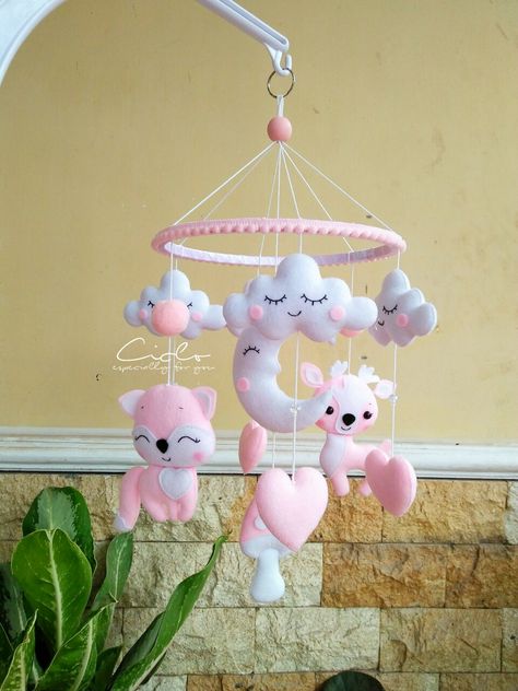 Hi, baby mobile toys for new baby born. Follow my instagram @myestlie & @ciclo_feltcraft //worldwide shipping New Born Baby Toys, Mobile For Baby, Baby Mobile Felt, Baby Crib Mobile, New Born Baby, Crib Mobile, Nursery Room Decor, Baby Born, Follow My Instagram