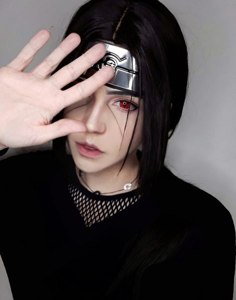 Vintage Tv Shows, Itachi Cosplay, Inuyasha Cosplay, Anime Cosplay Makeup, Cosplay Naruto, Cosplay Boy, Anime Makeup, Photographie Portrait Inspiration, Naruto Cosplay