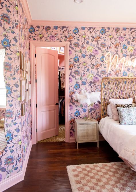 Floral wallpaper, young girls room, checkered rug, pink bedroom, neon sign, Painted pink trim, House of Hackney Artemis wallpaper Artemis Wallpaper, Bedroom Neon Sign, Bedroom Neon, Bedroom Nook, House Of Hackney, Toddler Bedroom Girl, Apartment Decorating On A Budget, Small Apartment Decorating, Pretty Bedroom