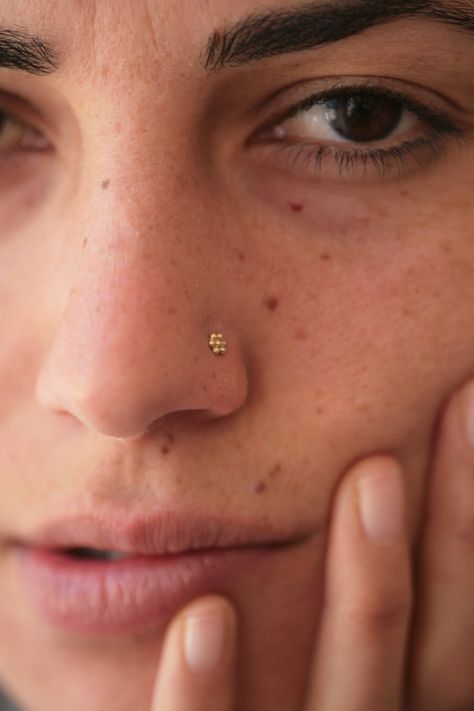 Aesthetic Nose Piercing Stud, Boho Nose Ring, Flower Nose Stud, Piercing Nostril, Tiny Nose Studs, Tiny Nose, Cute Nose Piercings, Nose Piercing Hoop, Nose Piercing Stud