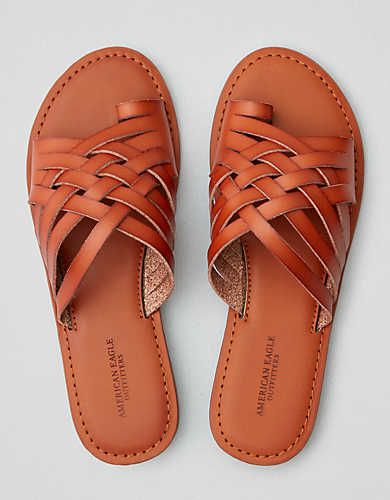 American Eagle Sandals, Toe Ring Sandals, Strappy Sandals Flat, Woven Sandals, Sandals Outfit, Toe Ring, Leather Slippers, Cheap Shoes, Sport Sandals