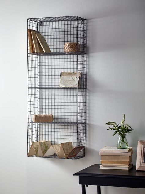 DIY Inspiration: 10 Ways to Use Wire Mesh - ALEKO Blog Diy Closets, Creative Storage Ideas, Farmhouse Industrial, Vintage Industrial Decor, Industrial Interior Design, Metal Shelf, Industrial Interiors, Wall Rack, Creative Storage