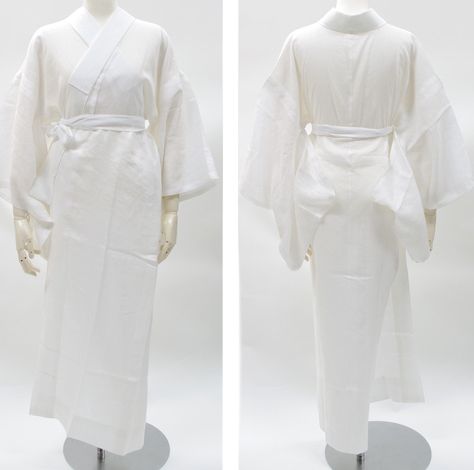 White Kimono Traditional, Yukata Women, Pretty Kimonos, Kimono Traditional, Bridal Kimono, Traditional Japanese Kimono, White Kimono, Traditional Kimono, Dress Up Outfits