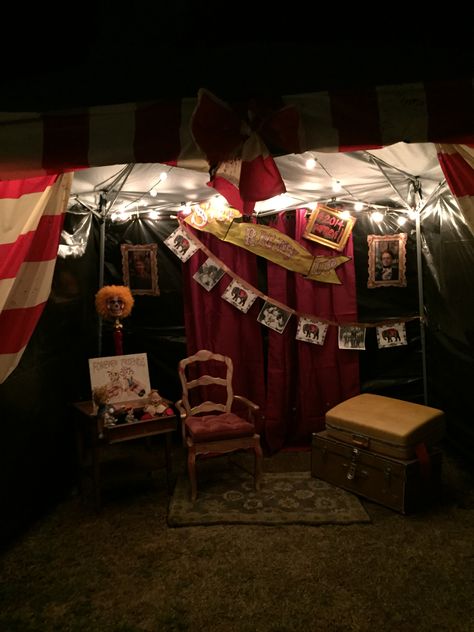 Photo Booth Freakshow Halloween Decorations, Creepy Circus Halloween Party, Haunted House Circus Theme, Halloween Photo Booth Backdrop, Circus Photo Booth, Evil Circus Halloween Decorations, Creepy Carnival Ticket Booth, Carnival Party Ideas, Clowns Halloween Decorations