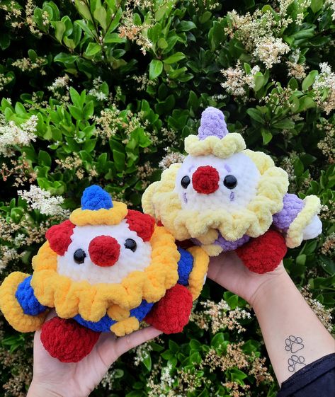 2-in-1 Crochet Clown Pattern - Etsy Clown Amigurumi Free Pattern, Crochet Clown Plush, Cursed Crochet Projects, Quick Crochet Projects Easy Gifts, Clown Crochet Pattern Free, Disney Crochet Ideas, Silly Crochet Patterns, Crochet Velvet Yarn Patterns, Chunky Yarn Projects Crochet