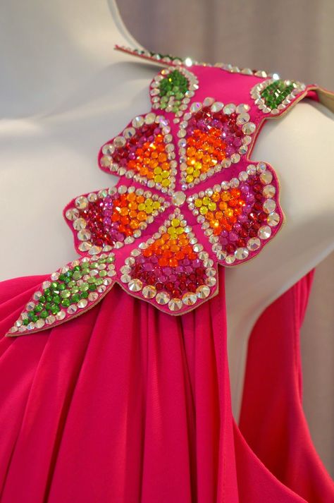 Custom Dance Costumes, Rhinestone Cups, Hand Beaded Embroidery, Custom Costumes, Crystal Pattern, Beautiful Beadwork, Bead Embroidery Patterns, Hand Work Blouse Design, Diy Gift Wrapping