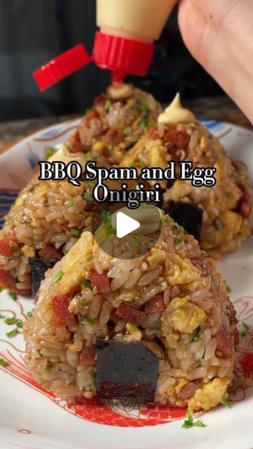 healthu4lyfe on Instagram: "FOLLOW US FOR MORE HEALTHY RECIPE TIPS 🫶 

Elevate your picnic with BBQ spam and egg onigiri! These tasty, healthy bites are the perfect addition to any outdoor meal. Watch the video to learn how to make this delicious and convenient picnic food! 🍙 

Shoutout to Tasty🥰

We Do Not Own The Rights To This Music 🎶 

#BBQSpam #EggOnigiri #HealthyFood #PicnicRecipes #RecipeVideo #OutdoorMeals #Foodie #OnigiriRecipe #HealthySnacks #PicnicFood #JapaneseCuisine #MealPrep #QuickRecipes #FoodLovers #CookingAtHome #EasyMeals #DeliciousBites #FoodForPicnic #TastyTreats #PicnicReady" Fried Spam Musubi, Spam And Egg Musubi, Fried Spam Recipes, Spam Eggs And Rice, Spam Rice Balls, Spam Musubi Bowl, Asian Food Party, Rice With Spam, Onigiri Recipes