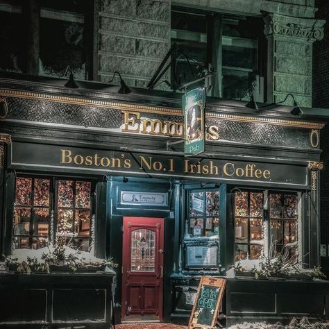 Tim | Boston & New England 📸 on Instagram: "Shot this couple of years ago, tried my first Irish coffee there too at @emmetsboston. Atmosphere is awesome, worth checking out Friday on St Patrick Day ☘️🍻 • • • • • • #boston #bostondotcom #igersboston #bostontravel #boston25 #followingnbc10boston #cityscapeboston #newenglandwithlove #stpatricksday #visitboston #bostonsworld #heybmag #mynewengland" Boston Weekend, Boston Aesthetic, Boston Winter, Beacon Hill Boston, Boston House, Boston Restaurants, Visiting Boston, Living In Boston, Boston Usa