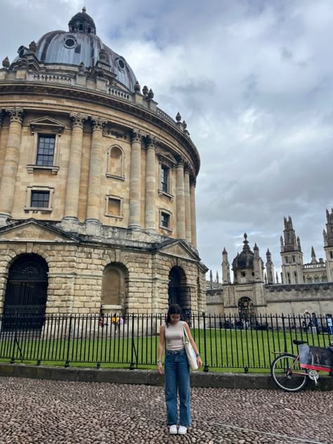 Oxford Aesthetic Student, Oxford Uk Aesthetic, Oxford England Aesthetic, Oxford Student Aesthetic, Oxford University Aesthetic, Oxford Summer School, Oxford Aesthetic, Oxford University England, Oxford Summer