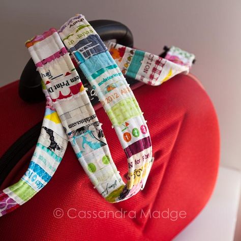 #qayg selvedge strap tutorial - camera strap, bag strap. #quilting #patchwork Handmade Purses, Quilted Bag, Photography Tutorials, Bag Straps, Patchwork Quilts, Needlework, Diy Projects, Sewing, Purses And Bags