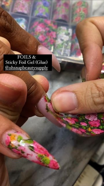 Pink Nailart Glitter, Nail Transfer Foil Designs Ideas, Foil Transfer Nails, Nail Foils Designs, Nails With Foil Design, Transfer Foil Nail Art Design, Nail Foil Tutorial, Foil Nails Designs, Foil Nail Art Designs Ideas