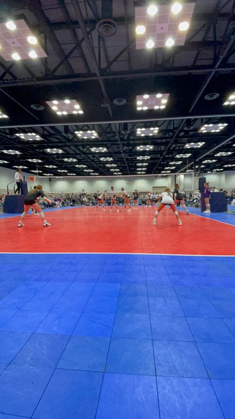 Volleyball Training Aesthetic, Club Volleyball Aesthetic, Aau Volleyball, Volleyball Aesthetic, Club Volleyball, Volleyball Court, Volleyball Photos, Volleyball Clubs, Volleyball Tips