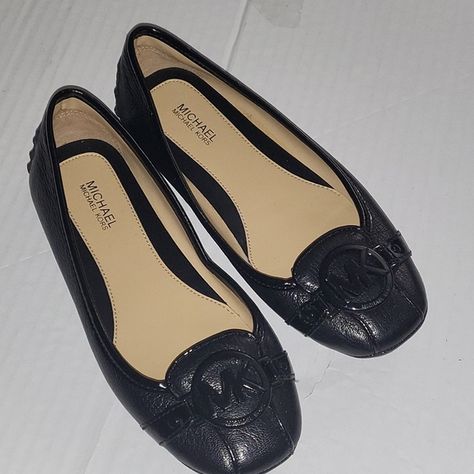 MK -Michael Kors Lillie Ballerina flats size 5 M Georgette Dresses, Ballerina Flats, Cropped Trousers, Michael Kors Shoes, Moccasins, Rubber Sole, Michael Kors, Slip On, Fashion Home Decor