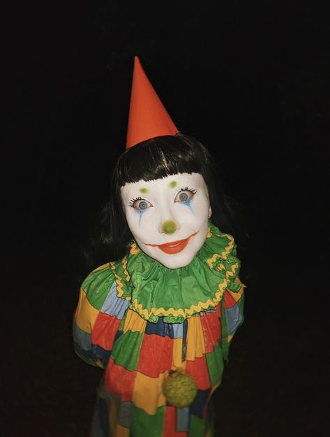 Clown Stock Photo, Clowns Aesthetic Creepy, 90s Clown Aesthetic, Cute Creepy Clown Costume, Funny Clown Costumes, Silly Clown Costume, Diy Cute Clown Costume, Clown Costume Colorful, Clown Cemetery