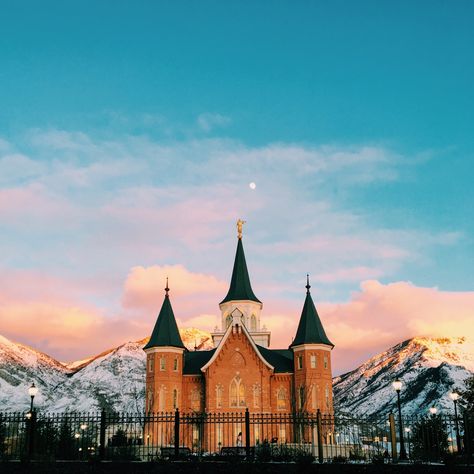 provo city center mormon temple Provo City Center Temple, Lds Artwork, Lds Temple Pictures, Later Day Saints, Mormon Temples, Temple Photography, Utah Temples, Temple Pictures, Church Pictures