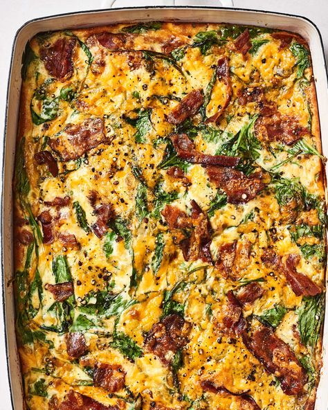 Easy Crustless Quiche Recipe Zucchini Tomato Casserole, Meatless Lunch, Filet Mignon Chorizo, Brunch Bites, Egg Bake Casserole, Zucchini Casserole Recipes, Zucchini Tomato, Zucchini Casserole, Arroz Frito