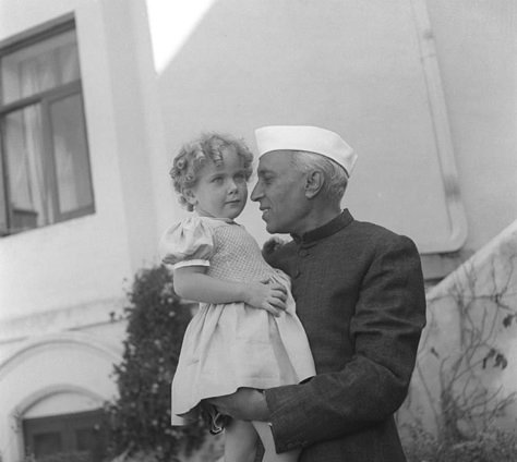 11 Rare Jawaharlal Nehru Photos You May Not Have Seen Before Nehru Photos, Nehru Quotes, Indian Freedom Fighters, Indian Legends, Jawaharlal Nehru, Indira Gandhi, India Independence, History Of India, Portrait Photography Poses