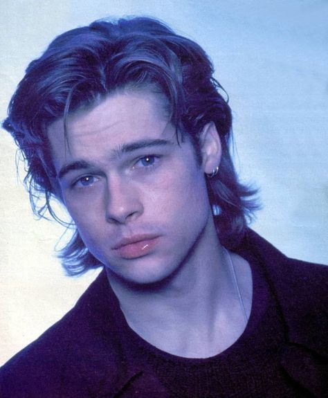 Brad Pitt Hair, 70s Hair, 80s Men, 90s Men, Men's Long Hairstyles, 90s Hairstyles, Long Hair Styles Men, Brad Pitt, Pretty Men