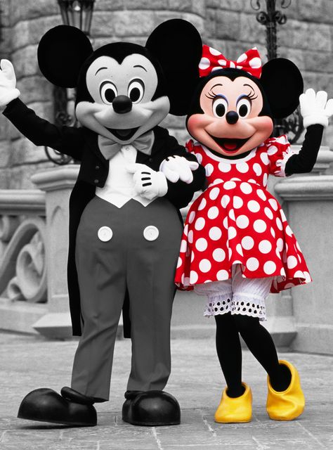 Make A Halloween Costume, Mini Mouse Dress, Minnie Costume, Iconic Duos, Halloween Costumes To Make, Costume Carnaval, Minnie Mouse Costume, Mouse Pictures, Mouse Costume