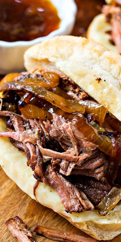 Crock Pot French Dip, French Dip Crock Pot, Pulled Pork Sandwiches, Pork Sandwiches, Hoagie Rolls, French Dip Sandwich, Garlic Clove, French Dip, Crockpot Dishes