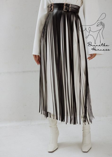 Festival Tassel Skirt, Luxury Chic Fringe Skirt, White Fringe Belt, Belts For Long Skirts, Crystal Fringe Belt, Fringe Corset Belt, Fringe Belt Outfit, Cowboy Cocktails, Tassel Skirt Outfit