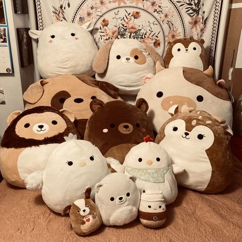 Squish Mallows Aesthetic, Squishy Mallows, Squishmallow Aesthetic, Squishmallows Aesthetic, Squish Mellow, Squish Mallows, Personalized Board, Cute Squishies, Aesthetic Room Ideas