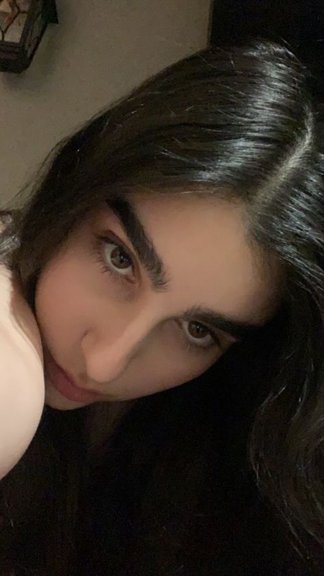 Bushy Eyebrows Aesthetic, Persian Eyebrows, Thick Eyebrows Natural, Manifestation Motivation, 2023 Wardrobe, Brow Growth, Straight Eyebrows, Bushy Eyebrows, Dark Eyebrows