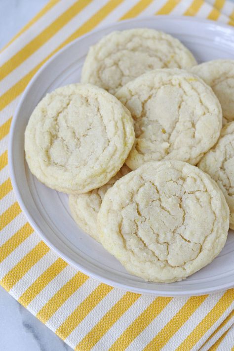 Chewy Lemon Sugar Cookies | GloriousTreats.com Lemon Cookies Easy, Condensed Milk Cookies, Maple Cookies, Lemon Cookies Recipes, Spring Baking, Cake Mug, Lemon Sugar Cookies, Roll Cookies, Lemon Sugar