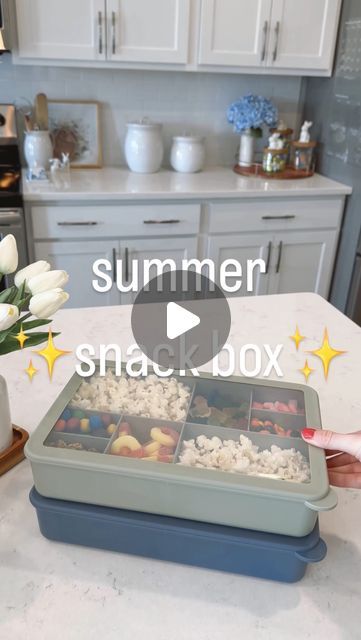 Elaina Zinke on Instagram: "**Link in stories to shop!!**

Comment BOX to get these snack boxes sent straight to your inbox!☀️

**Also linked in my LTK (in my bio) under “Summer Snack Box”☀️

#snackbox #snackhack #summersnacks #snacklebox #summerhacks #summerwithkids #momhacks #targetfinds #targetmusthave #targetsummer" Snacklebox Ideas Beach, Snackle Box Ideas For Adults, Snackle Box Ideas, Snack Box Ideas, Girls Activities, Target Must Haves, Snackle Box, Island In The Sun, Snack Hacks