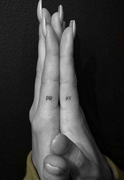 Games Tattoo, Cute Ankle Tattoos, Tato Minimal, Tattoo Placements, Tato Henna, Ankle Tattoos For Women, Female Tattoos, Tattoo Trend, Inspiration Tattoos