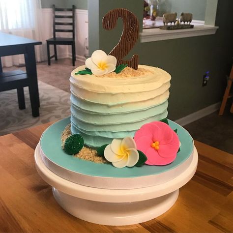 Diy Moana Cake, Luau Smash Cake, Moana Smash Cake, Moana Cake Ideas, American Buttercream Frosting, Moana Birthday Cake, Moana Birthday Party Theme, Moana Theme Birthday, Toddler Birthday Cakes