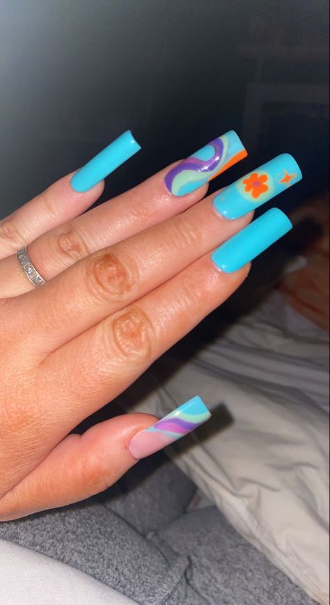 Daphne Inspired Nails, Mystery Machine Nails, Scooby Doo Halloween Nails, Daphne From Scooby Doo Makeup, Daphne Scooby Doo Inspired Nails, Daphne Nails Scooby Doo, Daphne Scooby Doo Nails, Scooby Doo Wedding, Velma Nails Scooby Doo