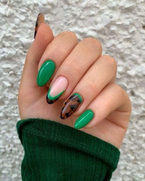 Rounded Acrylic Nails, Pretty Tips, Nails Arts, Leopard Print Nails, Green Nail Designs, Nails Green, Green Nail, Print Nails, Nail Swag