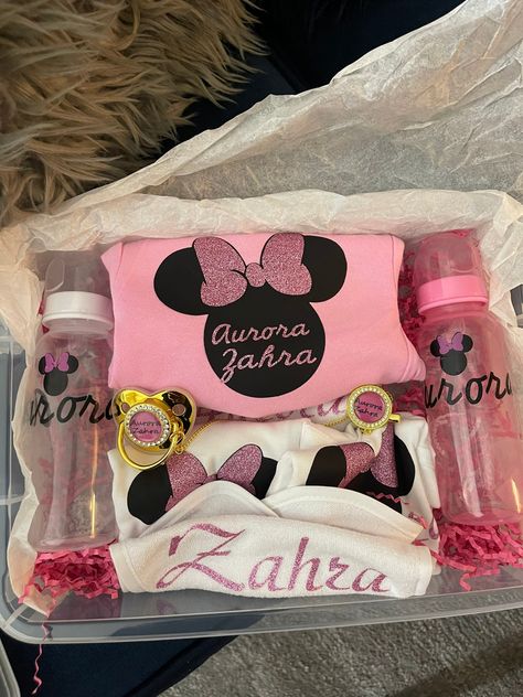 Personalize baby boy or girl a gift set includes bib,onesie, bottles, pacifier, jacket and case Baby Customized Gifts, Cricut Disney Baby Gifts, Baby Personalized Gift Ideas, Cricut Baby Shower Gifts One Piece & Sets, Custom Baby Items, Personalized Baby Girl Clothes, Sublimation Gifts, Sweet Baby Names, Diy Baby Shower Gifts