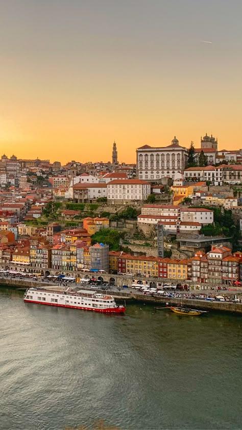 ¿Vas a viajar pronto a la Ciudad de los Puentes? Descubre todos los lugares imprescindibles que tienes que ver Oporto, las actividades que tienes que hacer. ¡Te encantarán! @wecollectpostcards Oporto | Portugal | Europa | Viajar por Europa #oporto #portugal #europa #viajar #viajarportugal Portugal Destinations, Portugal Cities, Porto Travel, Portugal Vacation, Lisbon Travel, Portuguese Culture, Visit Portugal, Iceland Travel, Portugal Travel