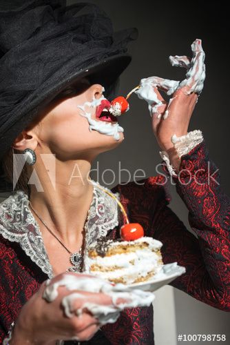 Eating Cake With Hands, Eating Cake Photoshoot, Food As People, Eating Cake Pose, Cake Photoshoot, Pizza Art, Food Photoshoot, Photoshoot Themes, Photoshoot Concept