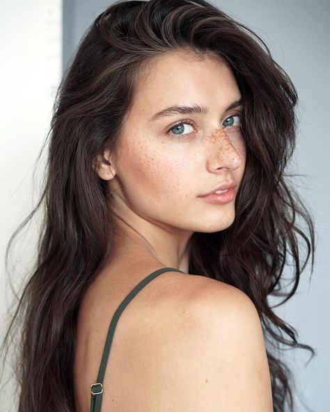 Jessica Clements Jess Clement, Jessica Clements, Jessica Clement, The Camorra Chronicles, Canon 70d, Camorra Chronicles, Beauty Vlogger, Cora Reilly, Woman Face