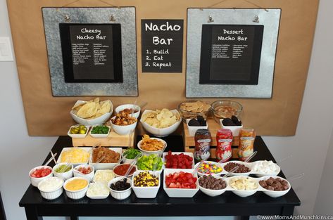 Nachos Presentation Ideas, Nacho Bar Ideas, Dzimšanas Diena, Dark Kitchens, Dessert Nachos, Cookie Wedding, 18th Party, Nacho Toppings, Cheesy Appetizer