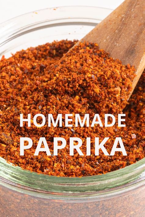 Learn how to make your own homemade paprika using only dried red peppers. This recipe is extremely simple and comes together in 5 minutes. Dried Peppers Recipes, Homemade Paprika, Meat Marinades, Flake Recipes, Homemade Dry Mixes, Homemade Seasoning, Diy Mixes, How To Make Chili, Dry Rubs