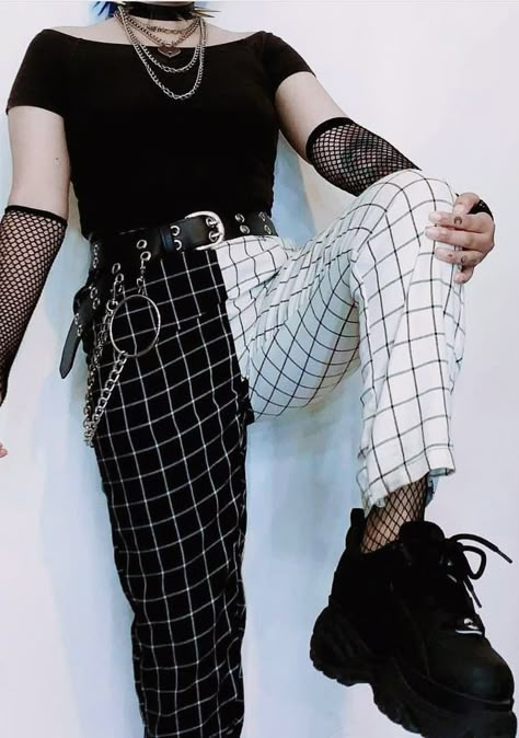 Goth Korean Fashion, Non Binary Outfits, Grunge Pants, E Girl Outfits, Black And White Pants, E Girl, Goth Outfits, Alternative Outfits, Really Cute Outfits