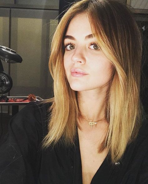 Makeover Alert: Lucy Hale Looks Totally Different as a Blonde | StyleCaster Lucy Hale Blonde, Lucy Hale Hair, Brunette Lob, Haircut Medium Length, Haircut Medium, Balayage Blond, Lucy Hale, Good Hair Day, Medium Hair Cuts