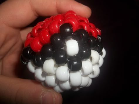 Kandi Pokeball, Pokemon Kandi Pattern, Kandi Bracelets Tutorial, Pokémon Kandi, Kandi Animals, Pokemon Kandi, 3d Kandi, Kandi Inspiration, Bracelets Kandi