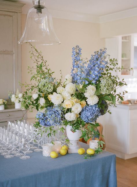 Blue White Green Tablescape, Blue Rose Arrangements, Blue And White Floral, Nautical Dinner Party, Garden Party Blue, Grand Millennial Party, Blue And White Dinner Party, Blue And White Wedding Table Decor, Formal Garden Party