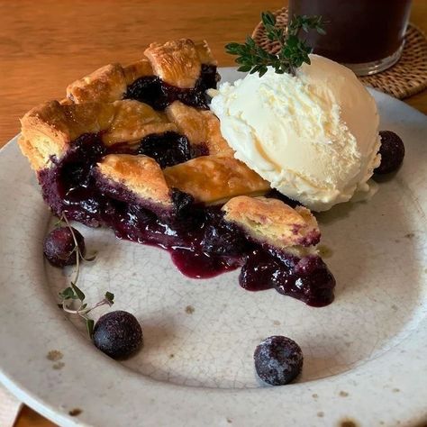 Pie Aesthetic, Blueberry Pie, Think Food, Food Is Fuel, Food Obsession, Cafe Food, Pretty Food, Food Cravings, Cute Food