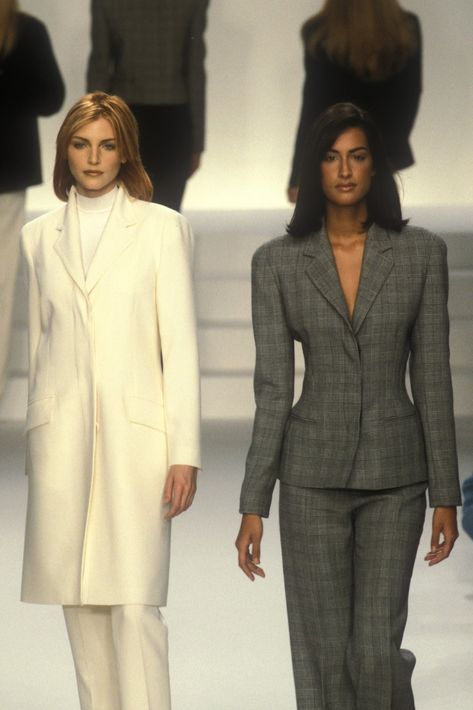 Ralph Lauren Spring Summer, 90s Office, Yasmeen Ghauri, Classic Ralph Lauren, Ralph Lauren Suits, 90s Ralph Lauren, 90s Inspired Outfits, 90s Runway Fashion, Elegant Outfit Classy