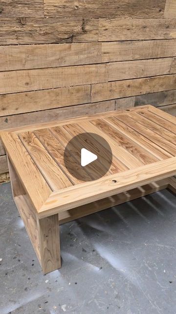 Diy Patio Coffee Table, Diy Outdoor Coffee Table, Table Woodworking, Outdoor Coffee Table, Instagram Diy, Outdoor Coffee Tables, Outdoor Wood, Table Ideas, Diy Table