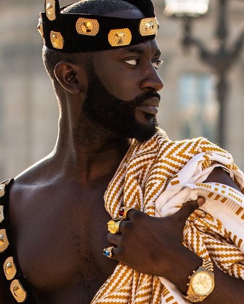 African King, Black Royalty, African Royalty, Happy Black, African People, African Men Fashion, African Men, Black Man, African Culture