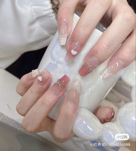 Light Pink Aesthetic, Strawberry Nail Art, Strawberry Nail, Nails Coquette, Aesthetic Nail, Asian Nails, Heart Nail, Heart Nail Art, Pretty Gel Nails