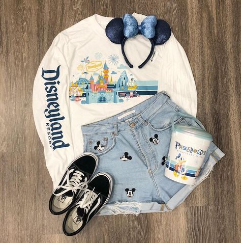 Disneyland Resort Spirit Jersey | POPSUGAR Moms Disneybound Outfits, Disney Trip Outfits, Disney Themed Outfits, Cute Disney Outfits, Disney World Outfits, Disneyland Outfits, Disney Bound Outfits, Disney Inspired Outfits, Disney Day